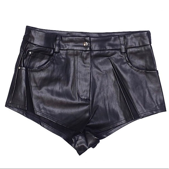 Nasty Gal black faux leather sexy shorts - Picture 2 of 7